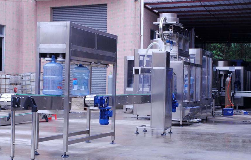 桶裝(zhuang)水設(shè)備(bei)